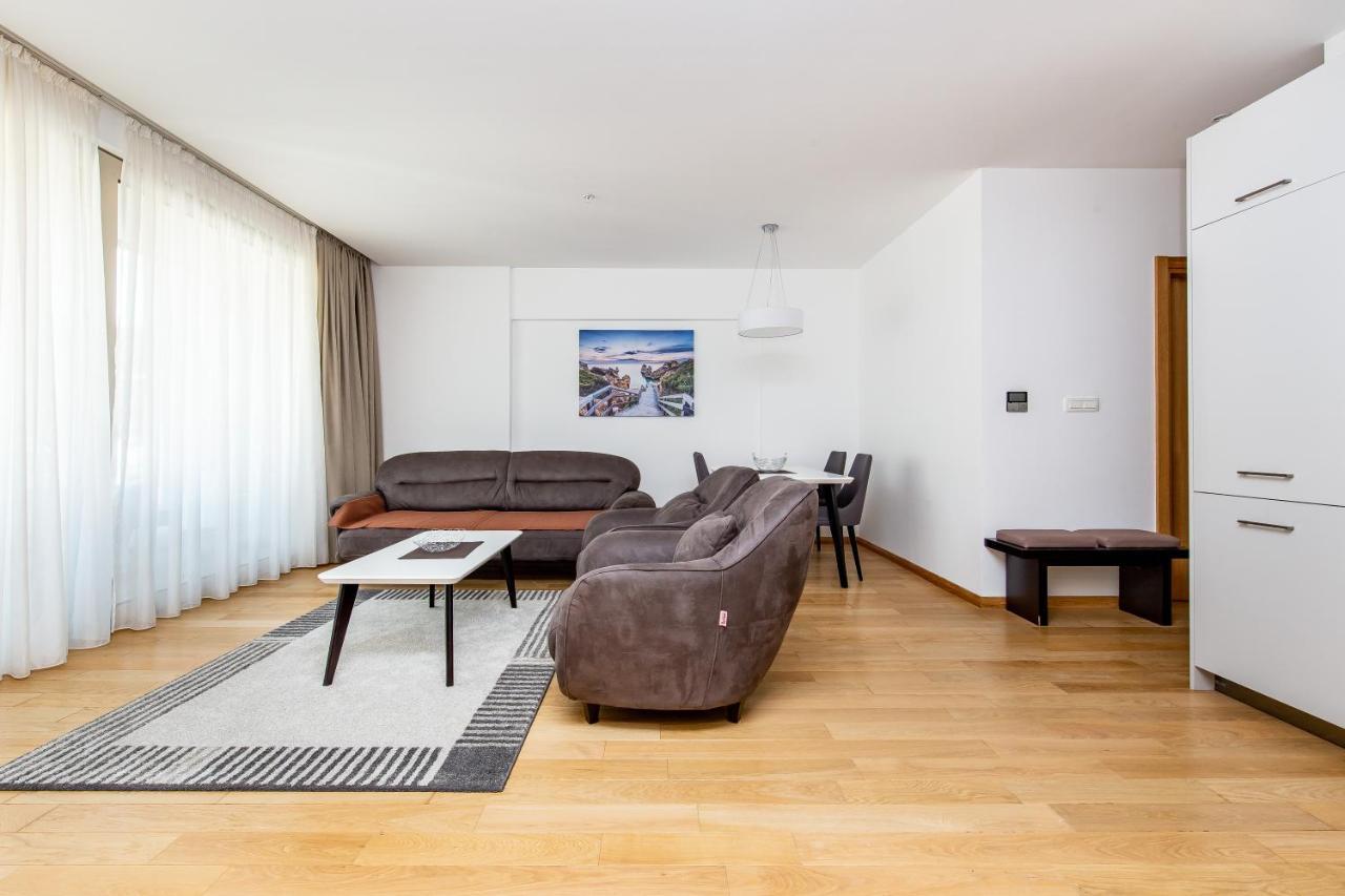 Apartment Lora In