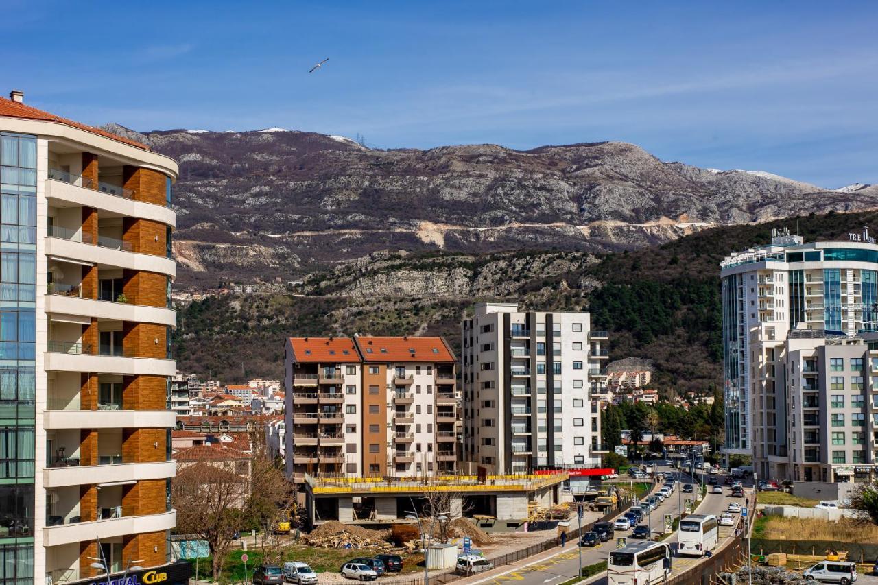 Apartament Lora In