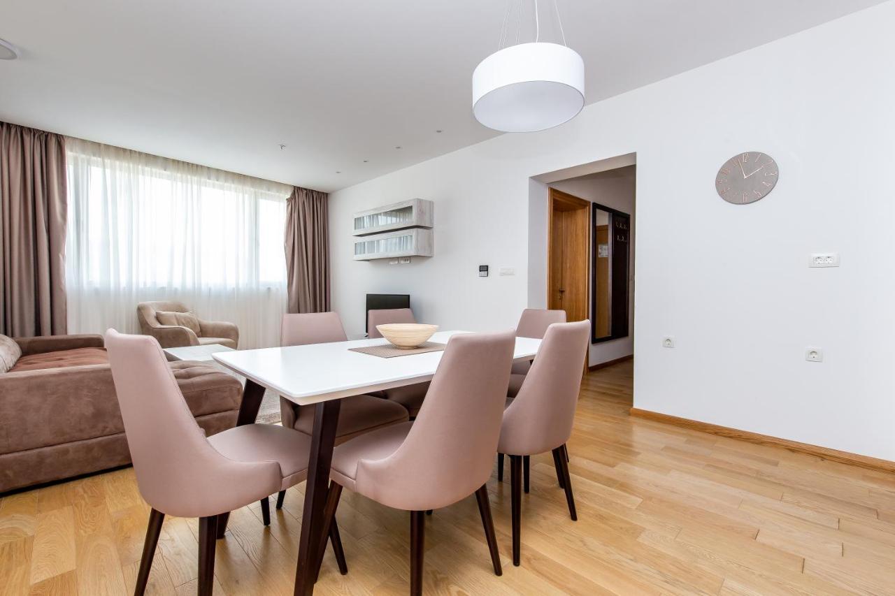 Apartament Lora In